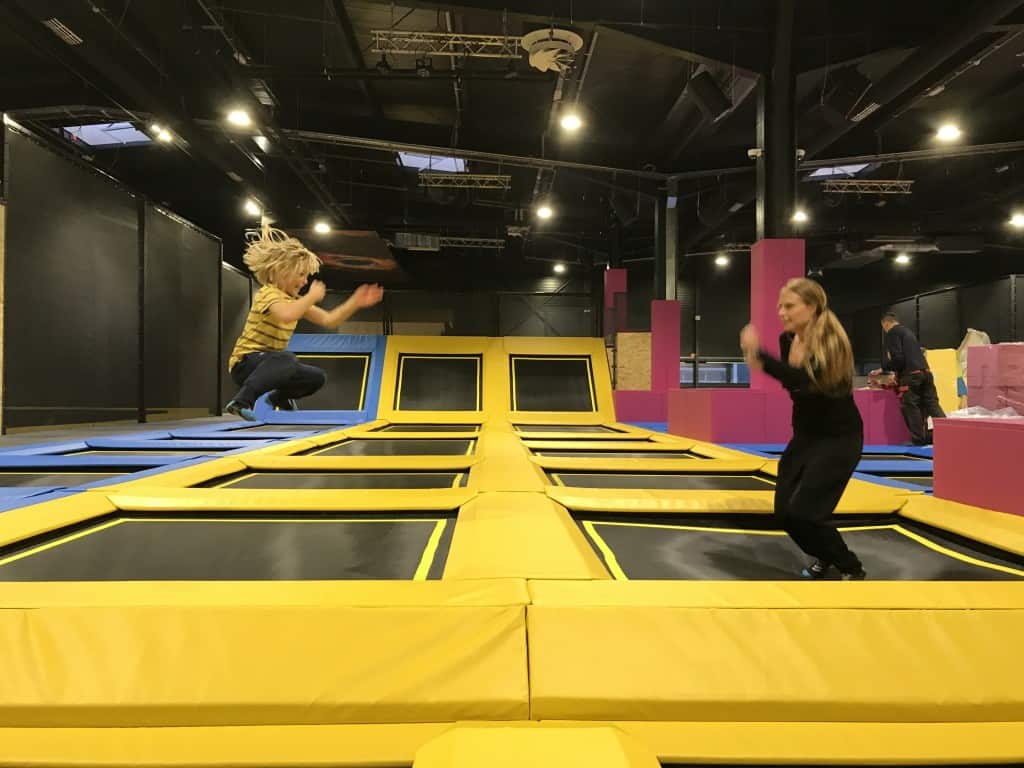 pri skakanju po trampolinu boste porabili ogromno energije (WOOP! Ljubljana)